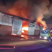 Incendio en la feria de Guaymall�n: sospechan que fue intencional