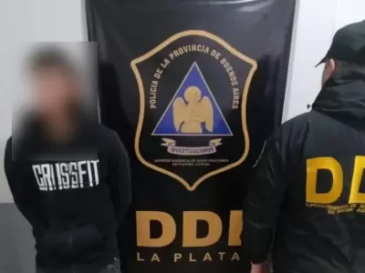 Uno de los detenidos cuando fue a emitir su voto este domingo en el marco de las elecciones legislativas de Buenos Aires/ Fuente: X