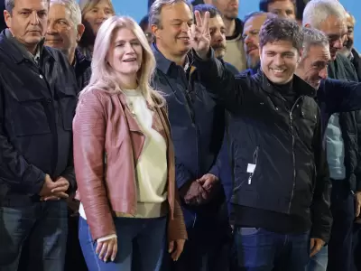 Ver�nica Magario y Axel Kicillof tras la victoria.
