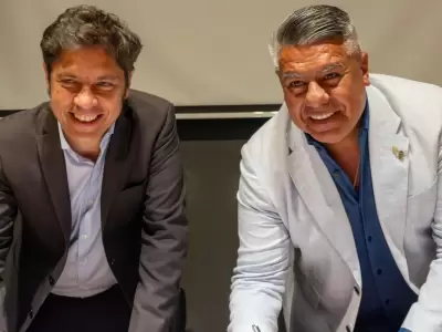 Axel Kicillof y Claudio 'Chiqui' Tapia.