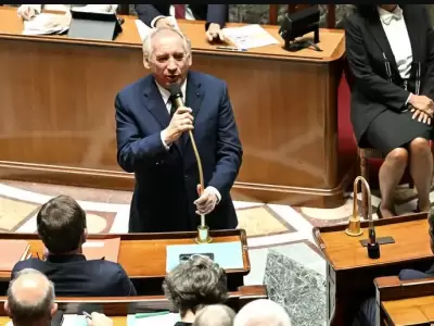 El primer ministro trat� de surfear la f�rrea resistencia a su programa de recortes, pero no pudo lograr los acuerdos pol�ticos necesarios. /