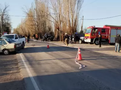 Una camioneta y un Fiat Duna, colisionaron violentamente, dejando como saldo la muerte de una mujer.