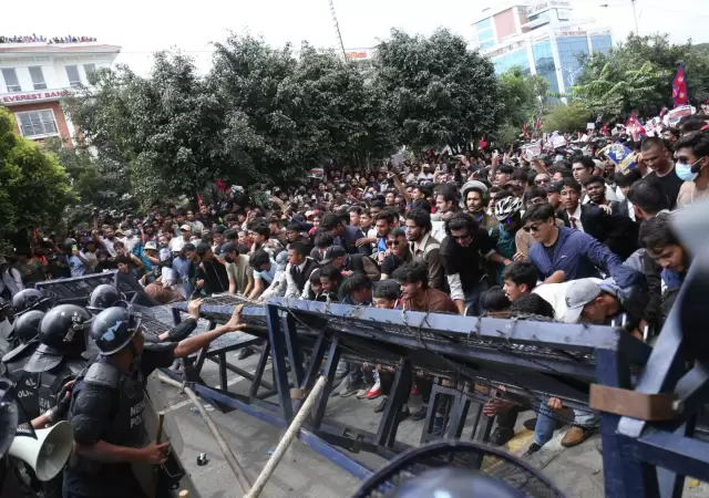 Protestas y desmanes en Nepal.