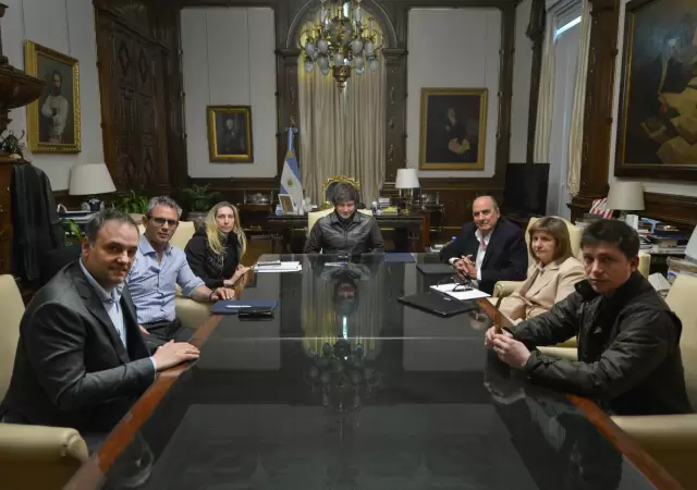 La mesa pol�tica de Javier Milei en la reuni�n de este martes.
