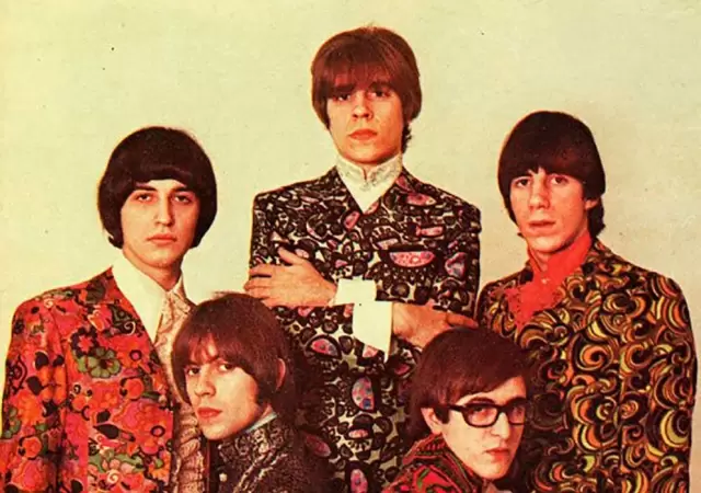 Kay Galifi en los 60, de lentes
