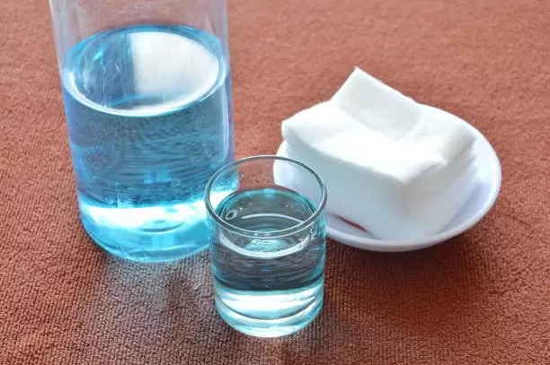 Agua oxigenada.
