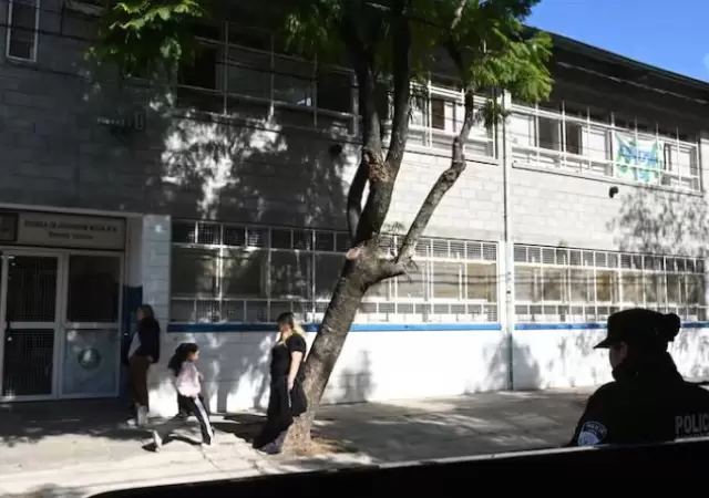 Escuela de Ingeniero Maschwitz.