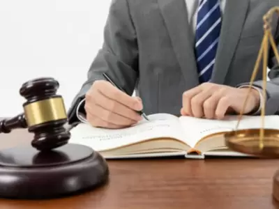 La idea es eliminar obst�culos burocr�ticos que no solamente son onerosos, sino tambi�n complicados.