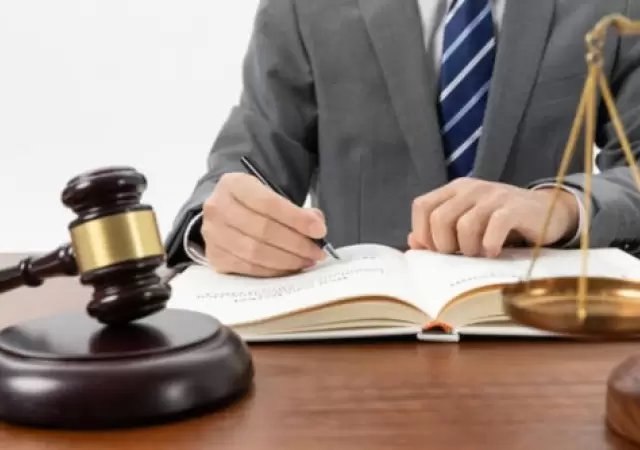 La idea es eliminar obst�culos burocr�ticos que no solamente son onerosos, sino tambi�n complicados.