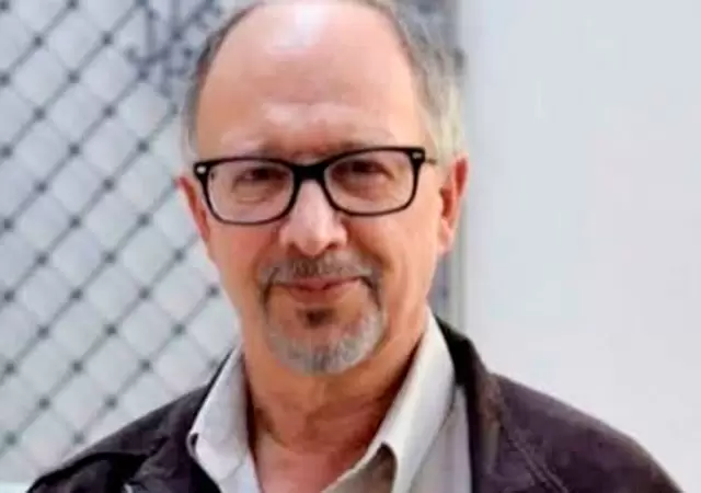 "Tenemos una ni�a que toma un arma y exige que venga alguien, y que la escuchen" (A. C. Santander).