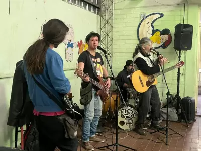 Mauco Cuello, es quien se ve en el centro.