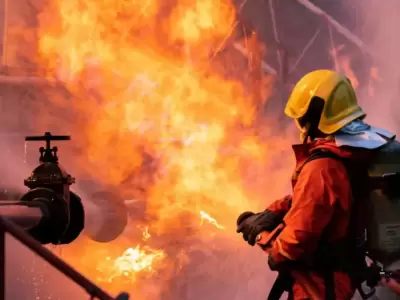 La explosi�n se produjo tras la volcadura de una pipa de gas LP, generando una fuga masiva y una onda expansiva que afect� viviendas.