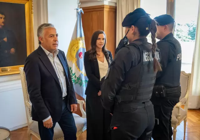Cornejo recibi� a los negociadores policiales.