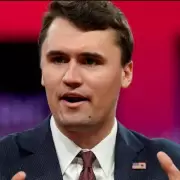 Se confirm� que el atacante de Charlie Kirk est� pr�fugo despu�s de hallarse su rifle