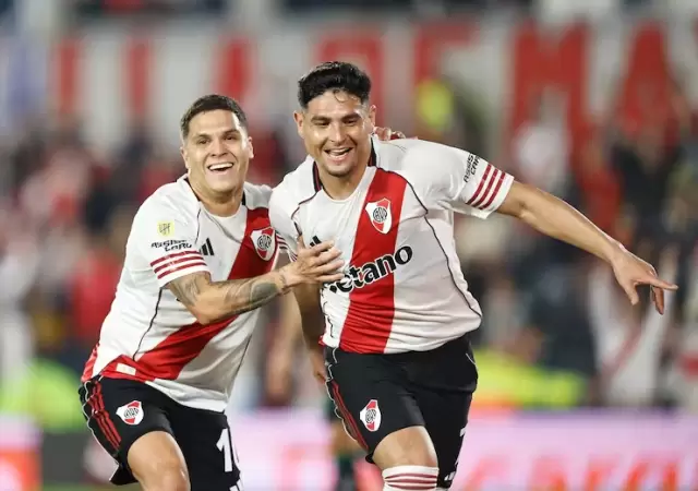 River y una parada brava en La Plata.