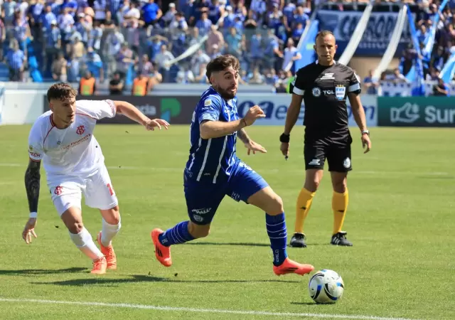 Auzmendi, delantero de Godoy Cruz.