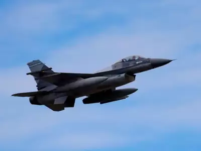 Aeronave de la fuerza a�rea rumana controla la frontera con Ucrania./