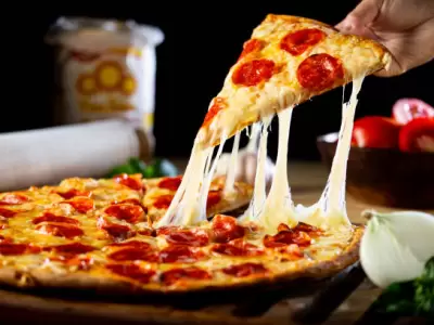 Noche de las pizzas y empanadas.