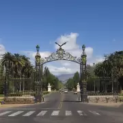 Mendoza celebra su oasis: la caminata guiada que te llevar� por los puntos hist�ricos del Parque San Mart�n
