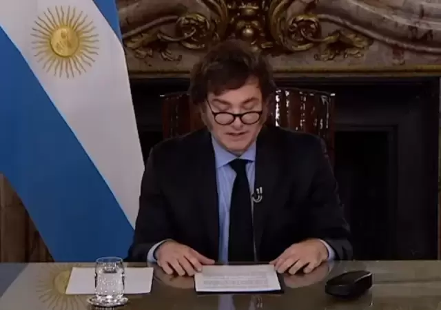 Un presidente calmo y moderado en cadena nacional