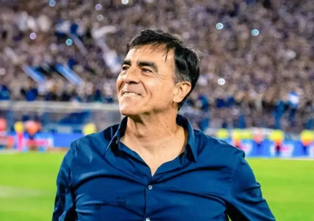 Gustavo Quinteros, nuevo DT del Rojo