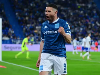 Maravilla Mart�nez le dio el gol del triunfo a Racing