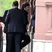 Milei convocó a una reunión de gabinete en plena marcha contra sus vetos