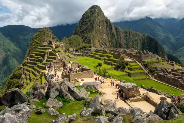 El ic�nico santuario inca, Machu Picchu, podr�a perder su estatus como una de las Nuevas Siete Maravillas del Mundo.