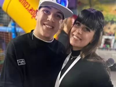 Thiago Medina junto a su hermana melliza Brisa.