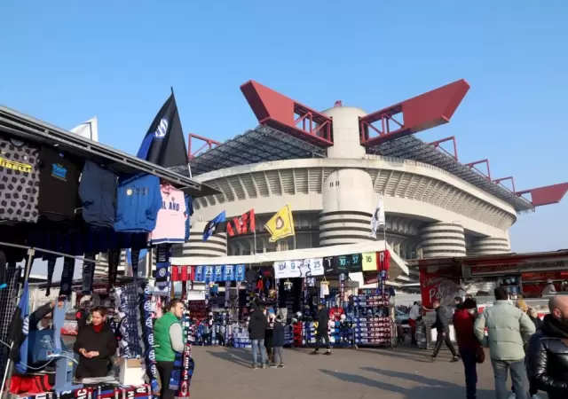El San Siro o Giuseppe Meazza ser� vendido al Inter y Mil�n.
