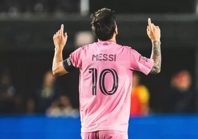 Lionel Messi agiganta su leyenda en el f�tbol mundial.