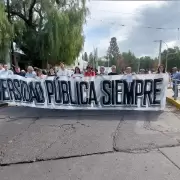 Marcha de la UNCuyo por la educación: "Sin universidad no hay futuro"