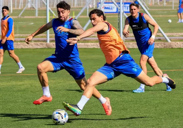 Godoy Cruz se prepara para enfrentar a Deportivo Riestra.