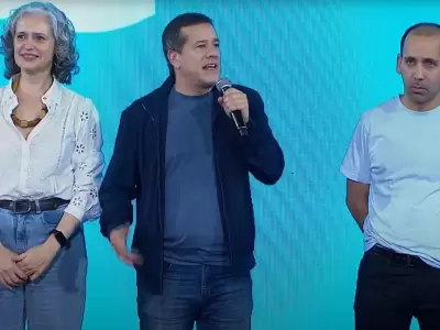 El senador camporista encabez� el acto