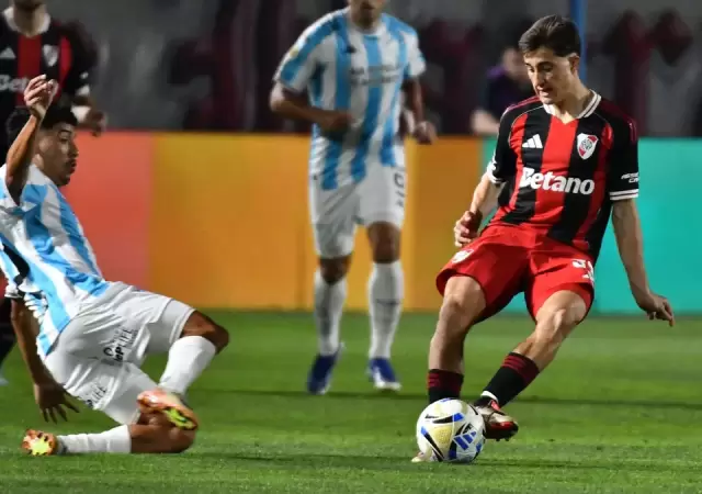 River cay� ante Atl�tico Tucum�n en un partido flojo. (Foto: web)