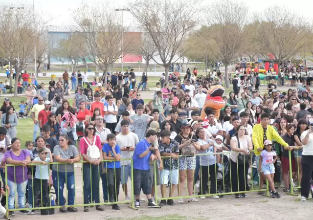 Festejos Mes de la Juventud en Lavalle.