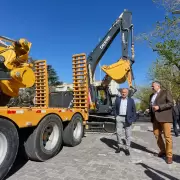 Cornejo y Marinelli anuncian inversi�n millonaria en veh�culos de Irrigaci�n con fondos propios