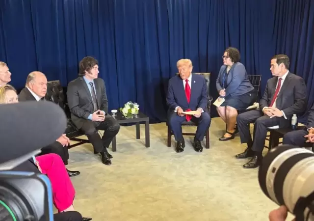 Un momento de la reuni�n bilateral de Milei con Trump. (Foto: web)