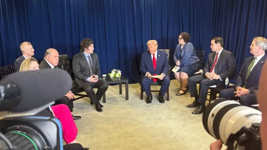 Un momento de la reuni�n bilateral de Milei con Trump. (Foto: web)