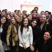 Villarruel marca distancia de Milei y refuerza su agenda con universitarios