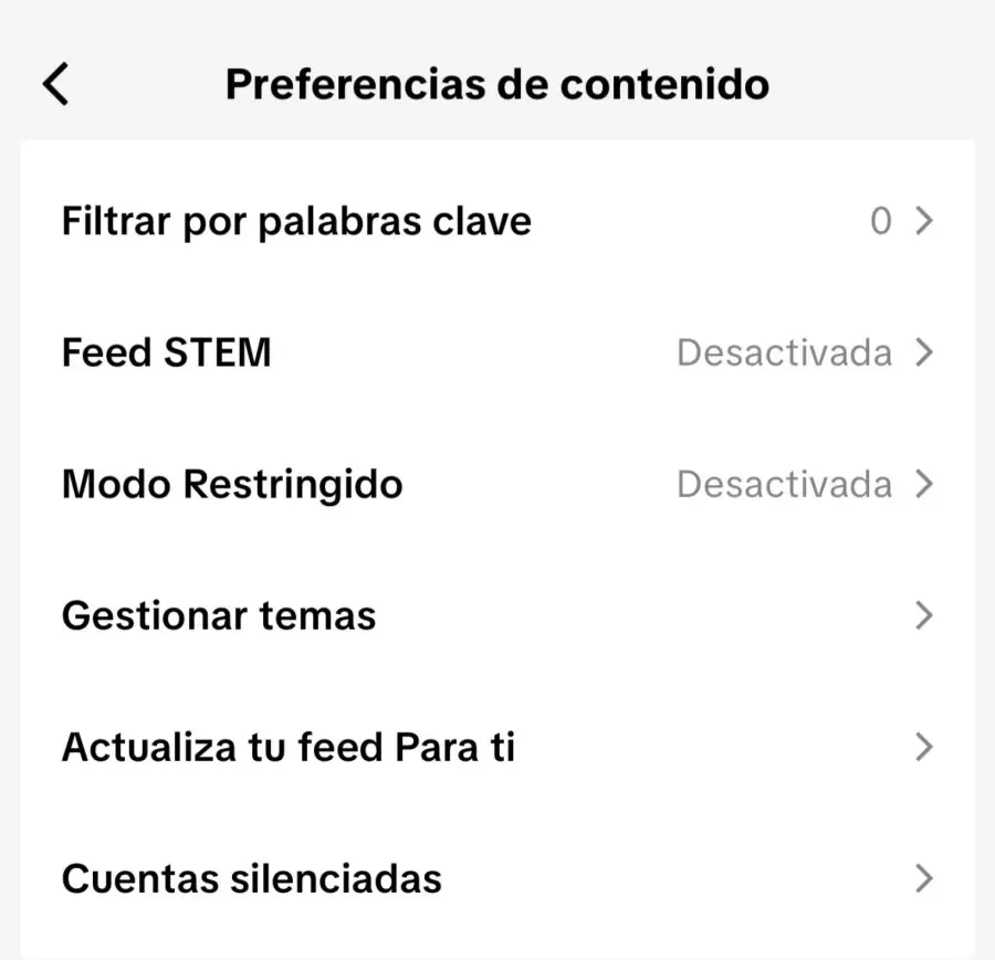 El apartado de preferencias de contenido se encuentra en el men� de ajustes y privacidad.