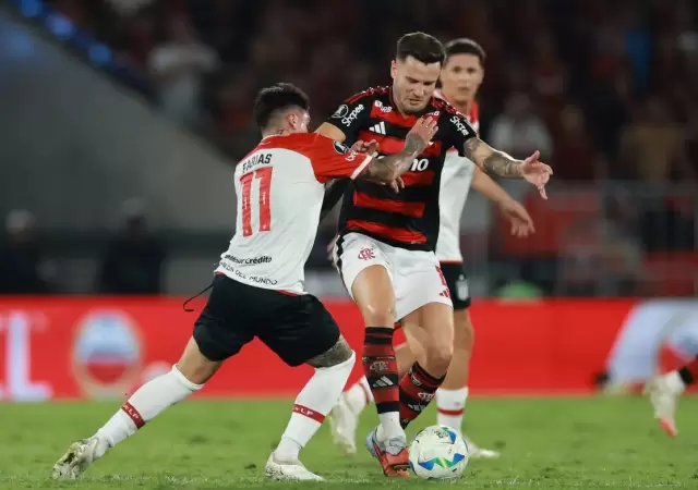 Estudiantes recibe a Flamengo.