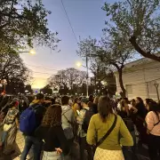 Ni Una Menos march� en Mendoza para pedir justicia por el triple femicidio