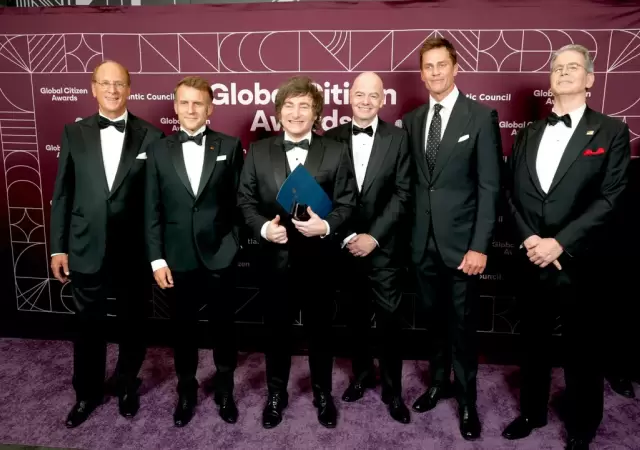 La gala patrocinada por el Atlantic Council tuvo la presencia de figuras de la talla del presidente Macron y el multimillonario Jeff Bezos.