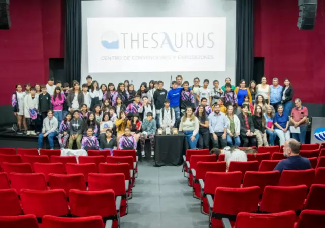 Puesteros, alumnos, personas reales en una ficci�n. Cuando la cultura refleja la vida cotidiana, m�s all� de las ciudades.