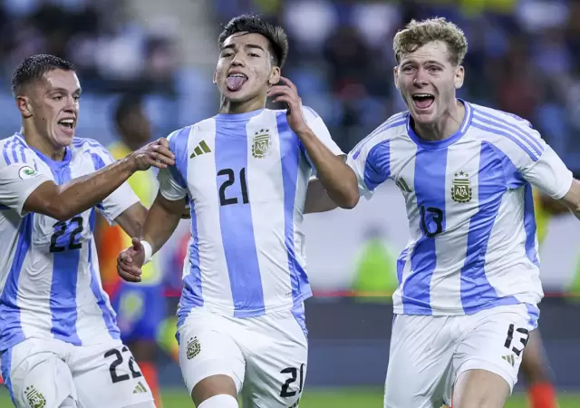 Ian Subiabre (21), una de las grandes promesas, usar� la camiseta n�mero 11 en el plantel de Diego Placente para el Mundial Sub 20 en Chile.