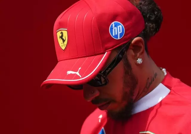 Lewis Hamilton cont� c�mo vive este duro momento en las redes.