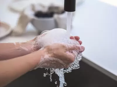 AySAM confirma servicio de agua normalizado en Mendoza tras el temporal.