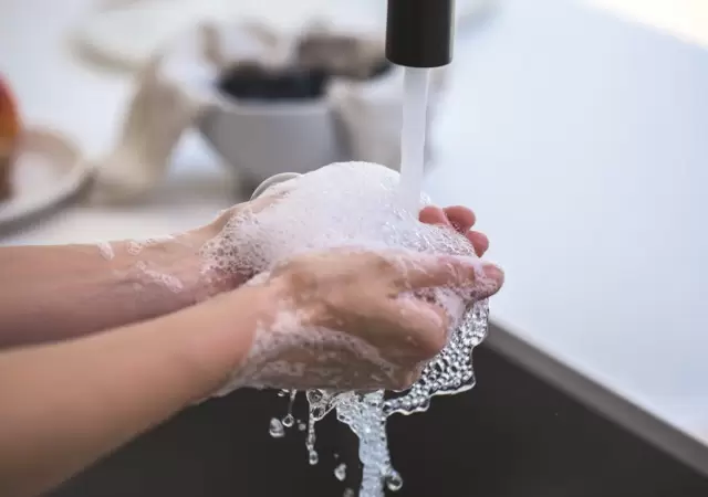 AySAM confirma servicio de agua normalizado en Mendoza tras el temporal.