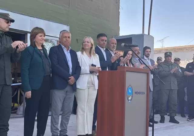Con un tono enf�tico, la ministra de Seguridad de la Naci�n, Patricia Bullrich, abri� su discurso agradeciendo a las autoridades presentes. /